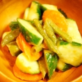 夏野菜で簡単、インドネシアのガドガド風サラダ